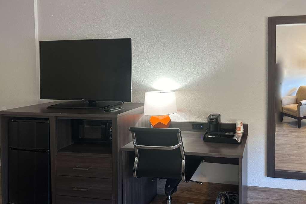 Quality Inn Forsyth Near Ga Public Safety Training Center Room photo